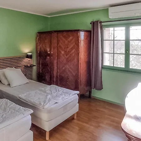 Pet Friendly In With Wifi Cébazan