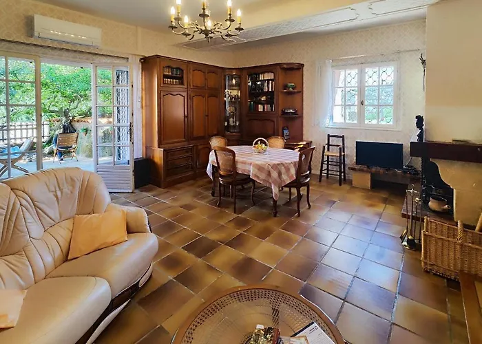 2 Bedroom Cozy In Vakantiehuis *