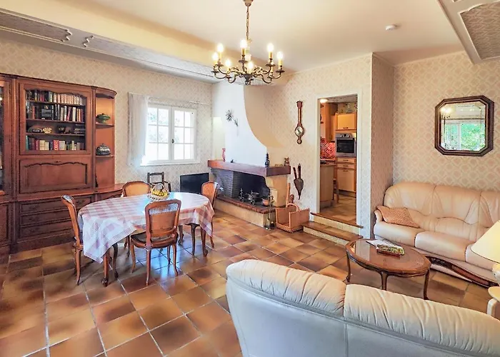 Vakantiehuis 2 Bedroom Cozy In