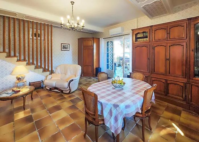 2 Bedroom Cozy In