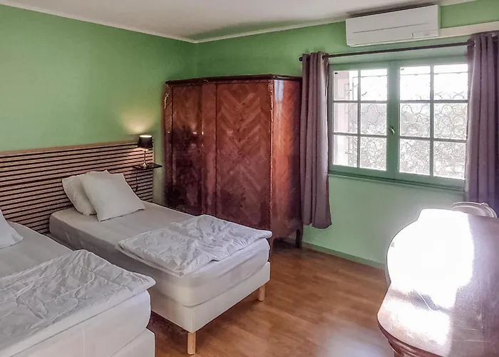 2 Bedroom Cozy In Cébazan